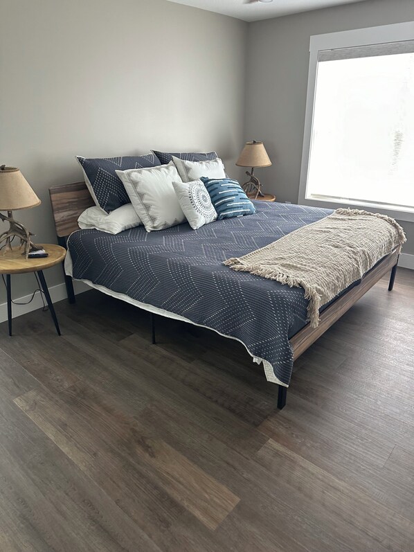 4 bedrooms, WiFi, bed sheets