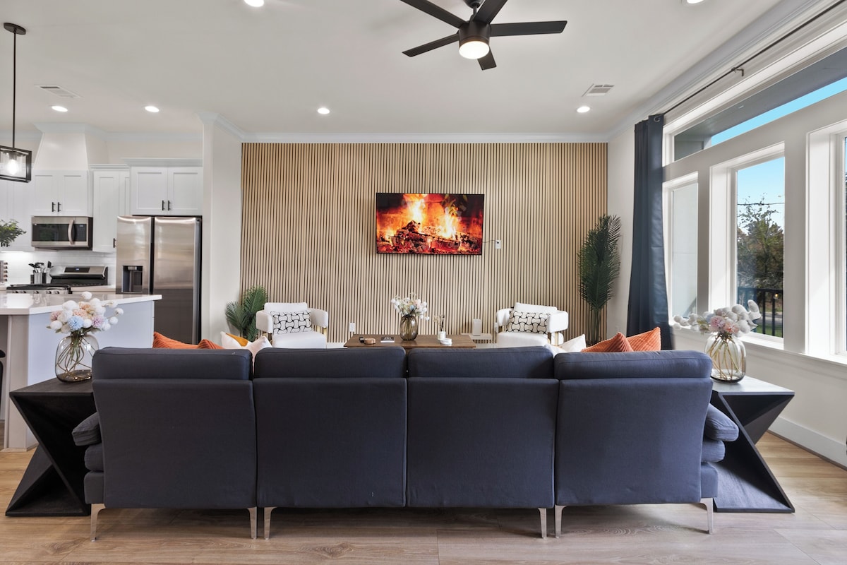 Photo 19 of No Cleaning Fee • Miles to NRG & UH • Pet Friendly I Game Room Fun