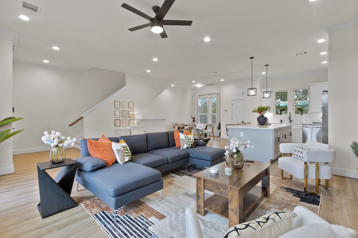 Photo 11 of No Cleaning Fee • Miles to NRG & UH • Pet Friendly I Game Room Fun