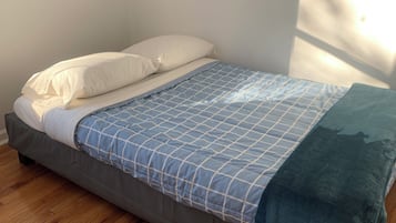 2 sovrum, skrivbord, gratis wi-fi och sängkläder