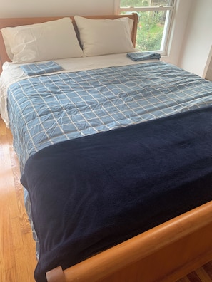 2 habitaciones, escritorio, wifi gratis y ropa de cama