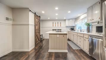 Microwave, oven, stovetop, dishwasher