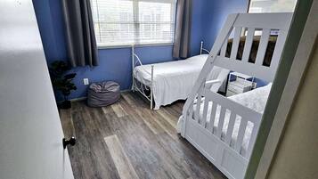 2 bedrooms, WiFi, bed sheets