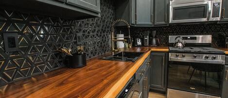 Microwave, oven, stovetop, dishwasher