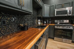 Mikrowelle, Ofen, Herdplatte, Geschirrspüler