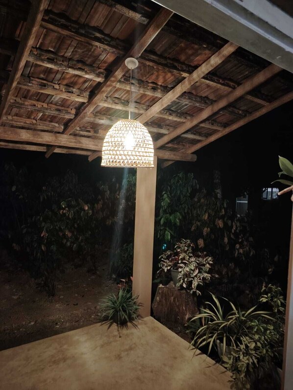 Property grounds - Amazing 1-bedroom villa in Ahangama with srrounding jungle area (Ahangama)