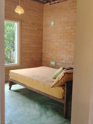 1 bedroom, internet, bed sheets