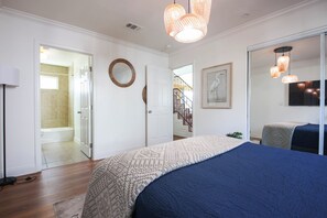10 bedrooms, iron/ironing board, free WiFi, bed sheets