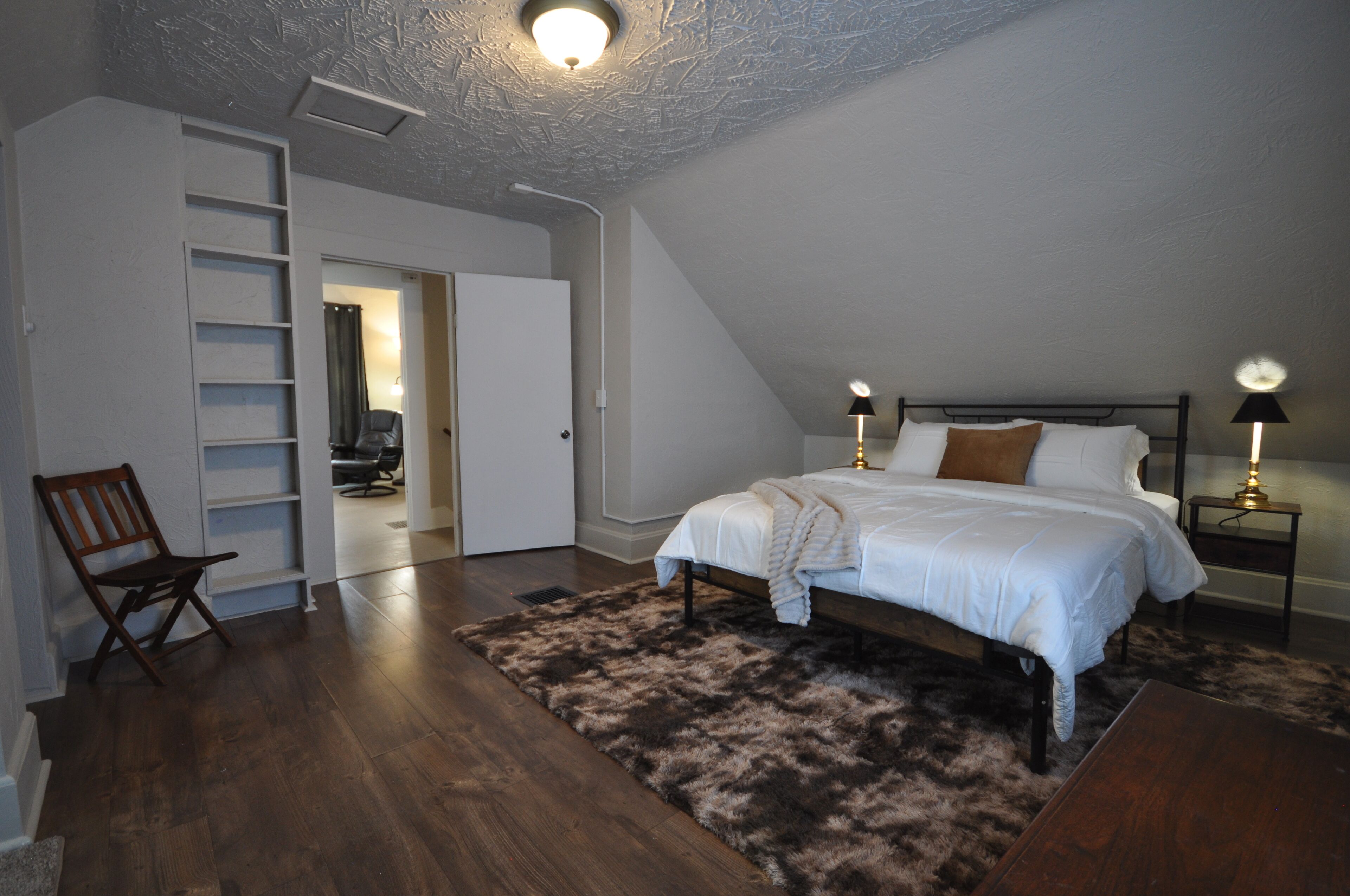 2 bedrooms, desk, iron/ironing board, free WiFi