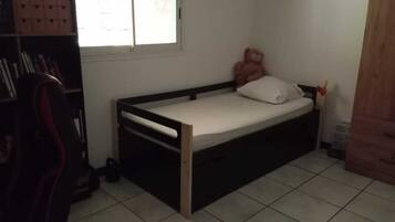 3 dormitorios, tabla de planchar con plancha, wifi y ropa de cama