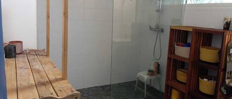 Douche, papier toilette