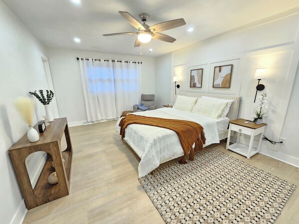 6 bedrooms, iron/ironing board, WiFi, bed sheets