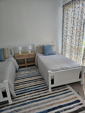 4 habitaciones, tabla de planchar con plancha y wifi gratis 