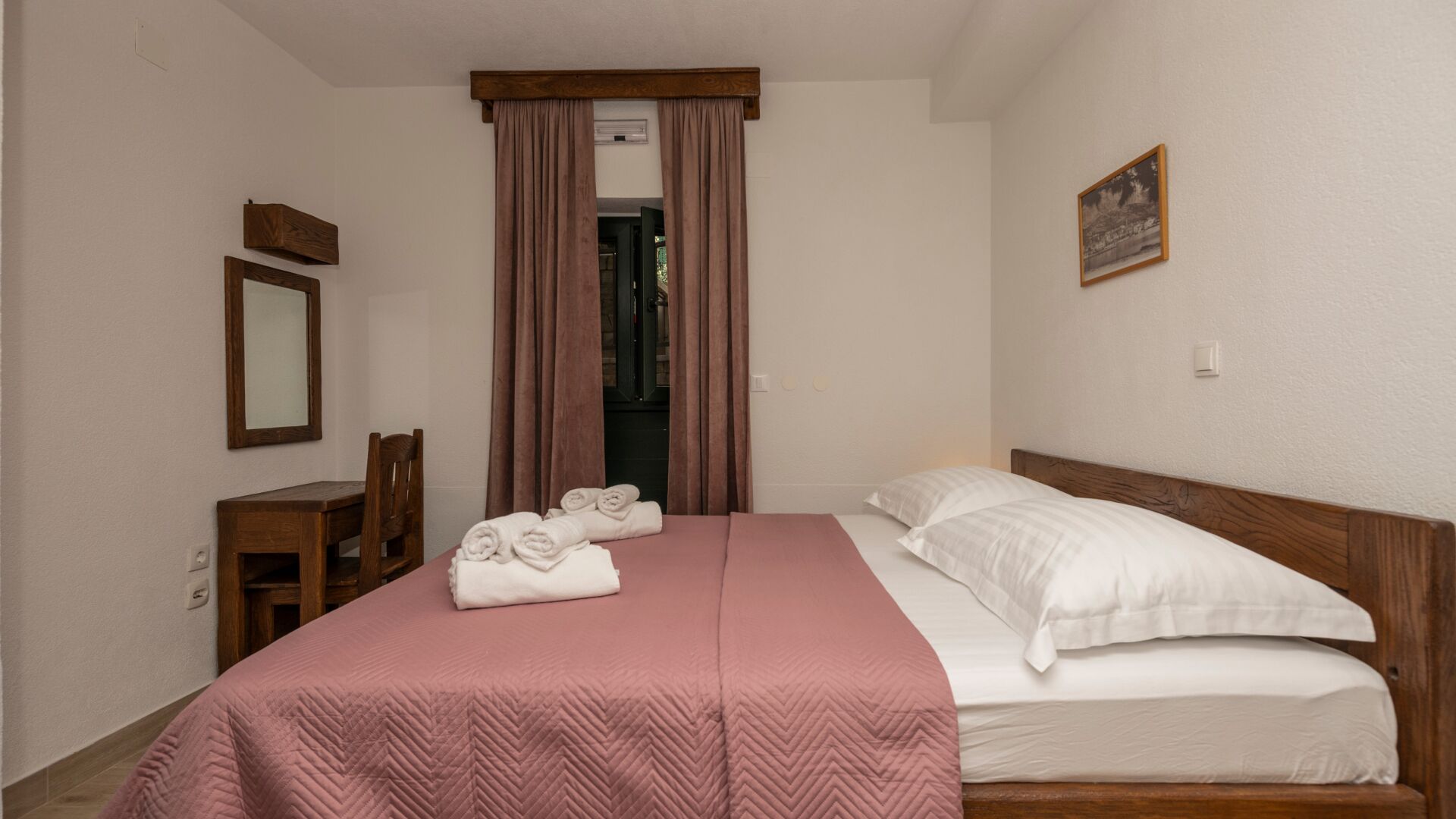 5 Schlafzimmer, Bügeleisen/Bügelbrett, kostenloses WLAN, Bettwäsche