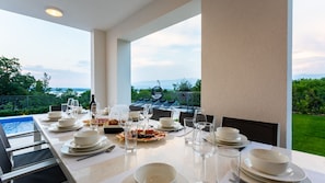 Outdoor dining
