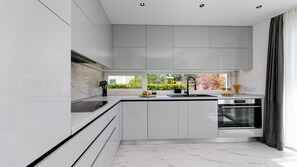 Fridge, microwave, oven, dishwasher