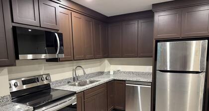 NEW Charming One Room Studio w/ Pool Wi-Fi, walking distance to beach & shopping