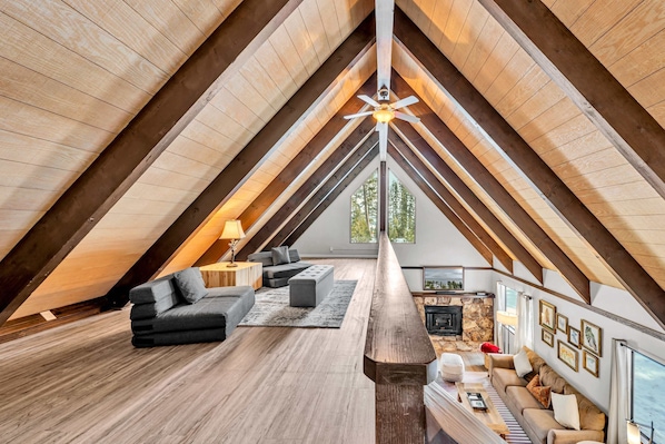 TV, fireplace, offices