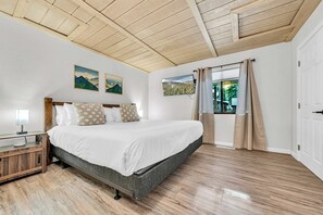 3 bedrooms, desk, iron/ironing board, WiFi