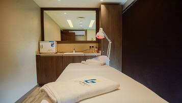 Sauna, rawatan badan, lulur badan, rawatan muka, perkhidmatan urut