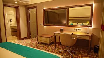 1 bedroom, minibar, in-room safe, individually decorated