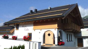 Rumah Klasik, beberapa kamar | Eksterior