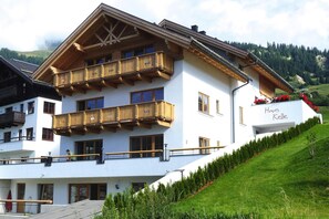 Deluxe House, 6 Bedrooms | Exterior