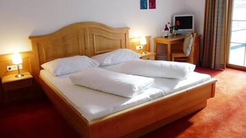 27 bedrooms, bed sheets