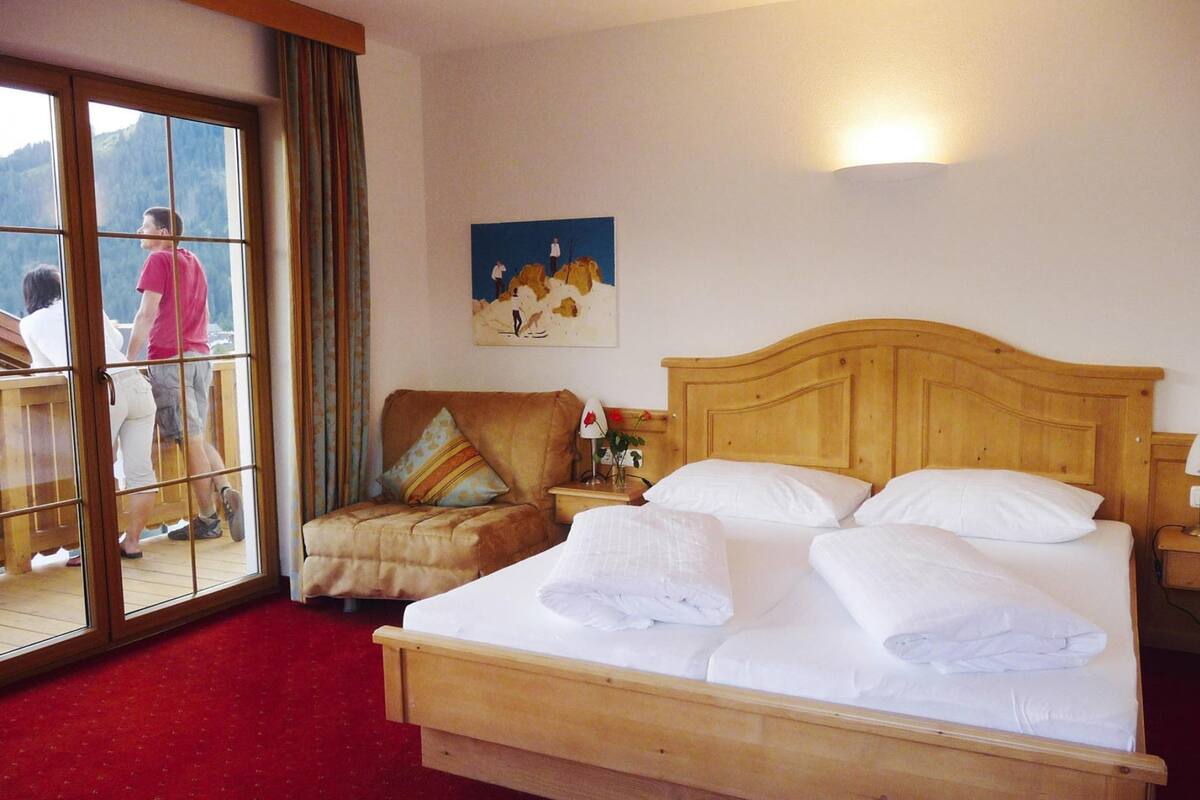 Comfort House, Multiple Bedrooms | 27 bedrooms, bed sheets