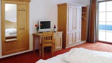 27 bedrooms, bed sheets