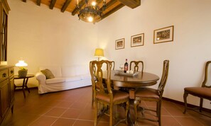 Nhà Elite, 2 phòng ngủ | Khu ăn uống