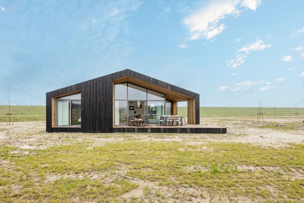 Romantic House, 3 Bedrooms | Exterior - Lovely Holiday Home in Wissenkerke With Garden (Wissenkerke)