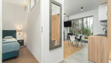 Deluxe-Apartment, 2 Schlafzimmer | 4 Schlafzimmer, individuell eingerichtet, Bügeleisen/Bügelbrett