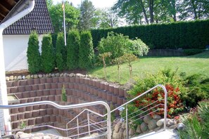 Garden - Ferienwohnung am Pruesssee in Guester (Güster)