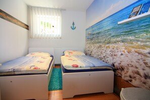 9 bedrooms, individually furnished - Ferienwohnung am Pruesssee in Guester (Güster)