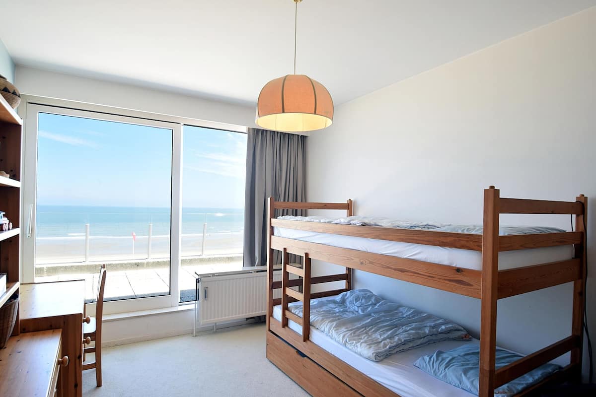 Comfort Apartment, 2 Bedrooms | 3 bedrooms, individually furnished, iron/ironing board
