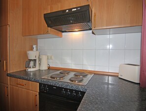 Classic-Apartment, 3 Schlafzimmer | Eigene Küche | Kühlschrank, Ofen, Geschirrspüler, Wasserkocher mit Kaffee-/Teezubehör