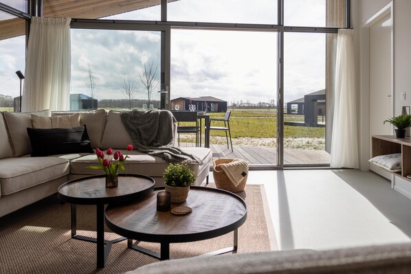 Classic House, 3 Bedrooms | Living room - Lovely House in Nature (Wissenkerke)