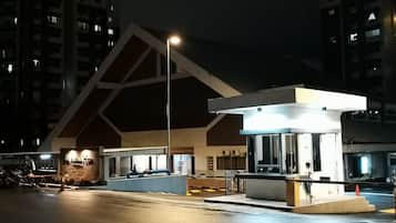 Vista frontal de la propiedad