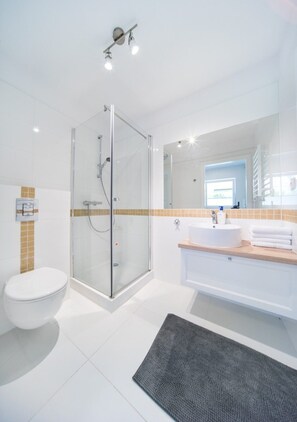 Classic House, 3 Bedrooms | Bathroom | Shower - Holiday Cottages Close to the Beach, Pobierowo (Rewal)
