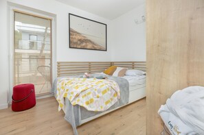 4 bedrooms, individually furnished, iron/ironing board