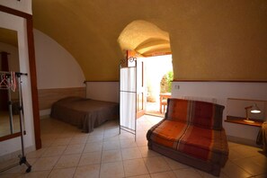 3 habitaciones y muebles diferentes