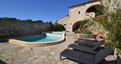 Amazing Apartment in Lanas With Large Garden