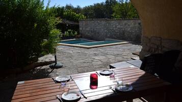 Rumah Klasik, 2 kamar tidur | Pemandangan dari properti