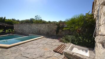 Classic House, 2 Bedrooms | Garden