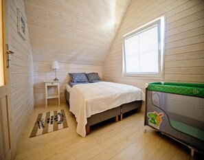 10 camere, con arredamento individuale, lenzuola