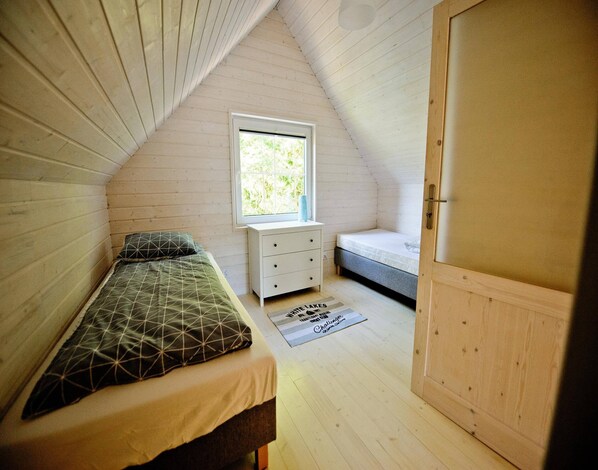 3 chambres, ameublement personnalisé, draps fournis