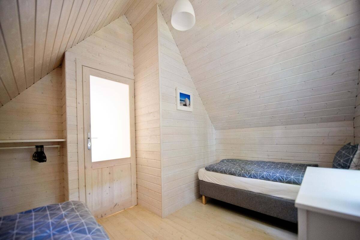 3 sovrum, unika möbler och sängkläder