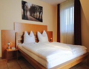 클래식 아파트, 침실 2개 | 2 개의 침실, 각각 다르게 가구 비치