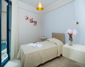 12 Schlafzimmer, individuell eingerichtet